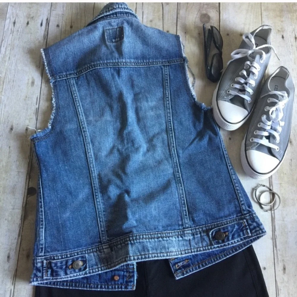 American Eagle Destroyed Patch Denim Vest - Picture 7 of 7